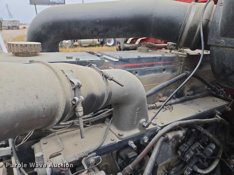 image for item EB1163 1993 International Harvester 9400 semi truck