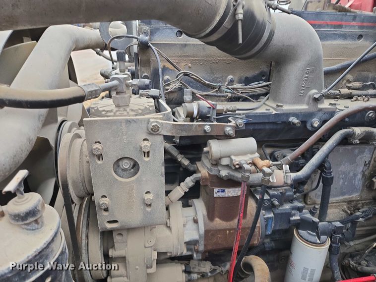 image for item EB1163 1993 International Harvester 9400 semi truck