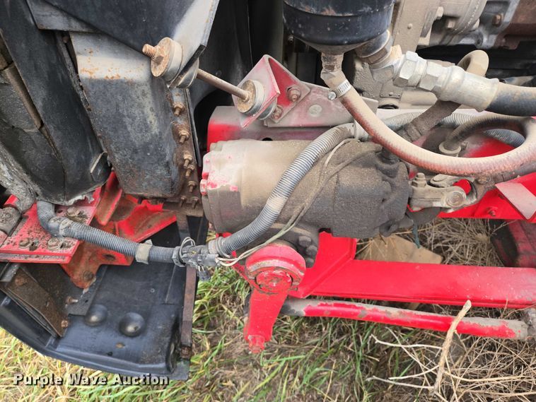 image for item EB1163 1993 International Harvester 9400 semi truck