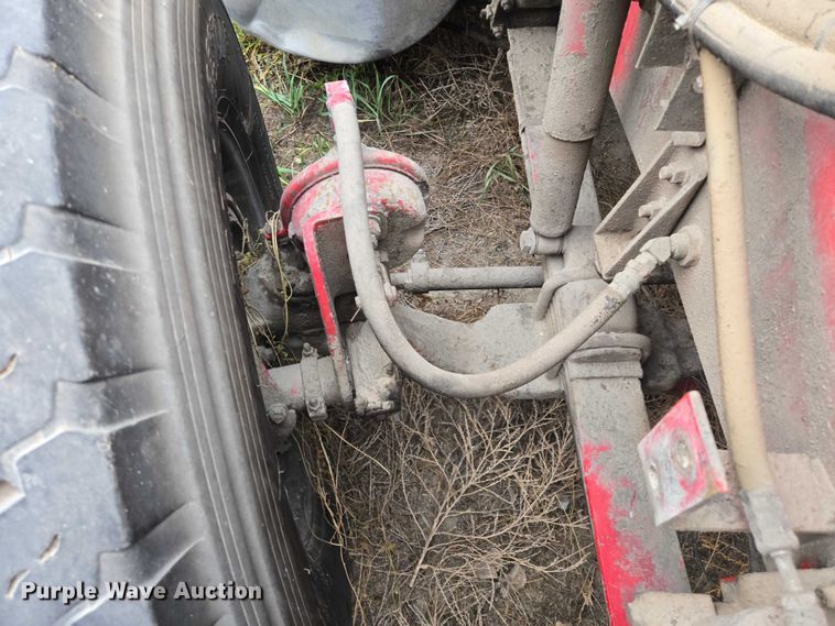 image for item EB1163 1993 International Harvester 9400 semi truck