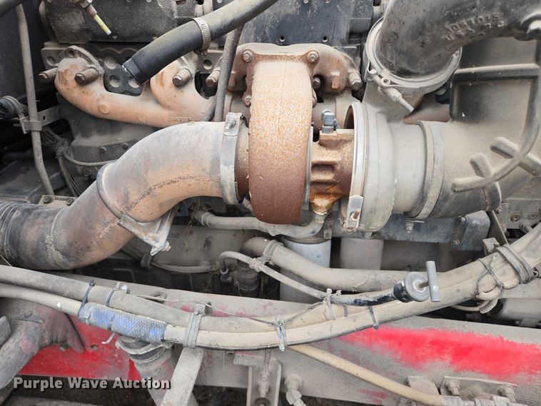 image for item EB1163 1993 International Harvester 9400 semi truck