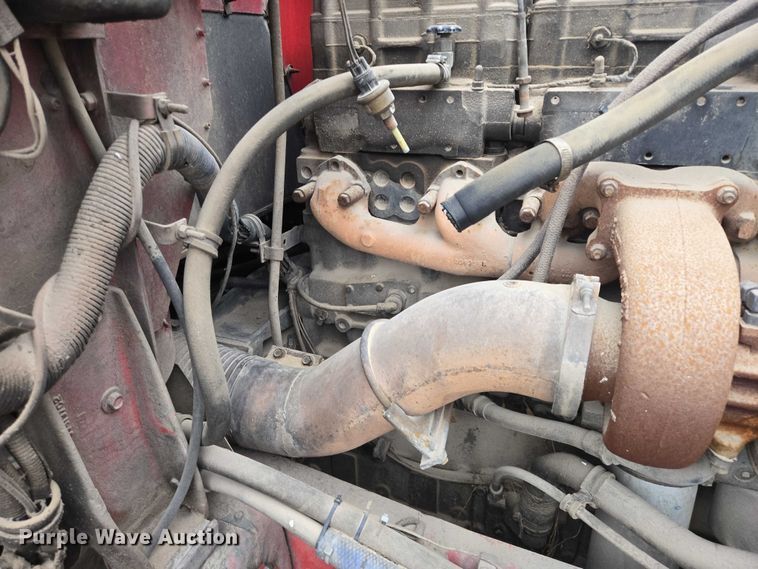 image for item EB1163 1993 International Harvester 9400 semi truck