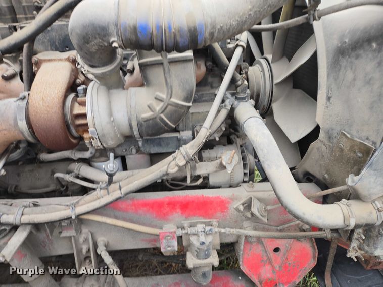 image for item EB1163 1993 International Harvester 9400 semi truck