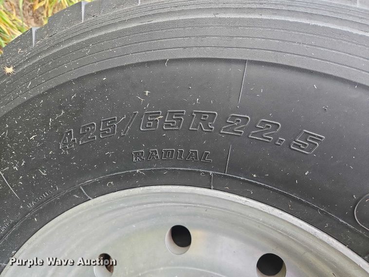 image for item EB1163 1993 International Harvester 9400 semi truck