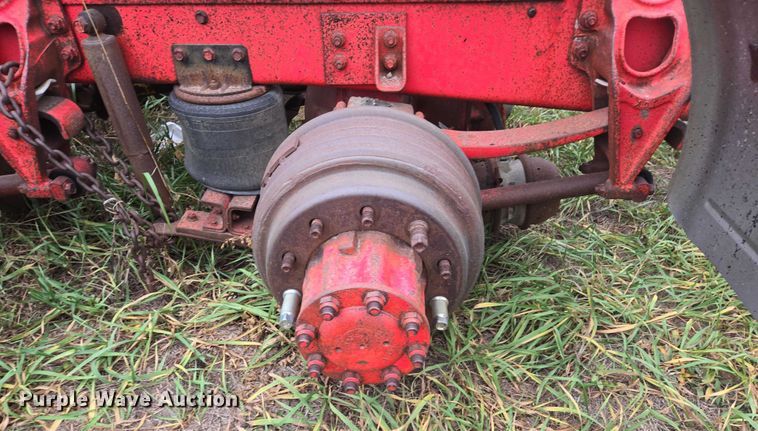 image for item EB1163 1993 International Harvester 9400 semi truck