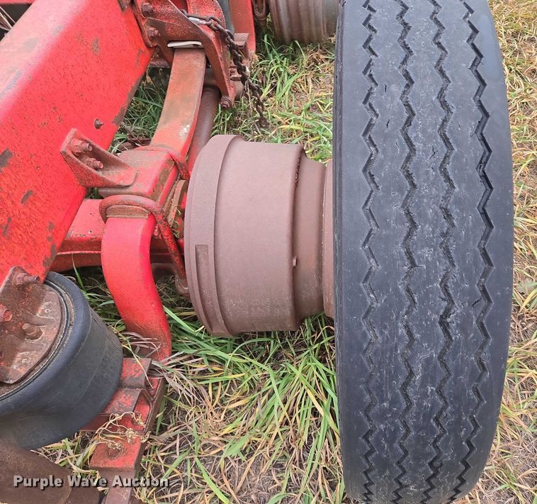 image for item EB1163 1993 International Harvester 9400 semi truck