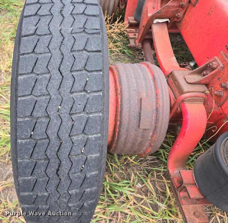 image for item EB1163 1993 International Harvester 9400 semi truck