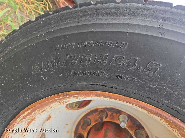 image for item EB1163 1993 International Harvester 9400 semi truck