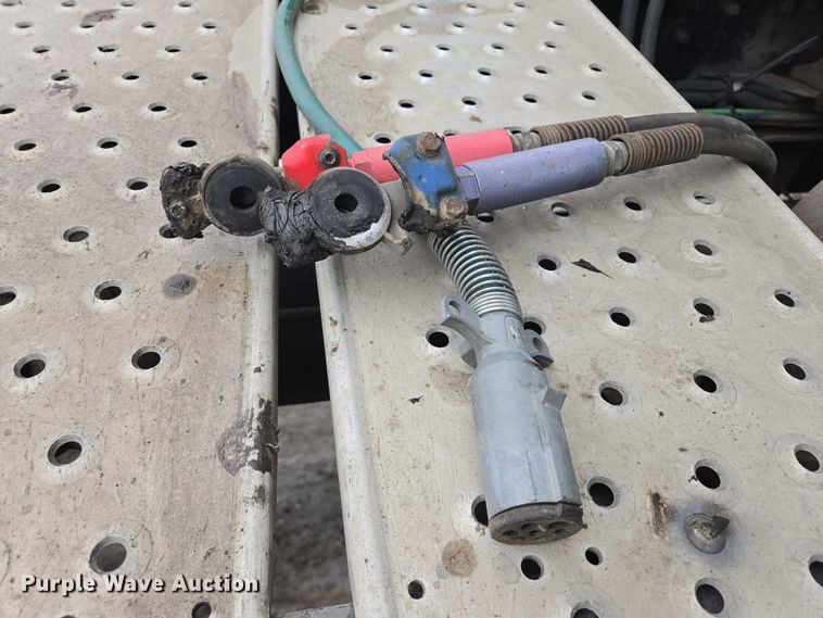 image for item EB1209 2018 Frieghtliner Cascadia semi truck