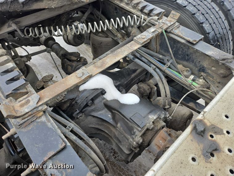 image for item EB1209 2018 Frieghtliner Cascadia semi truck