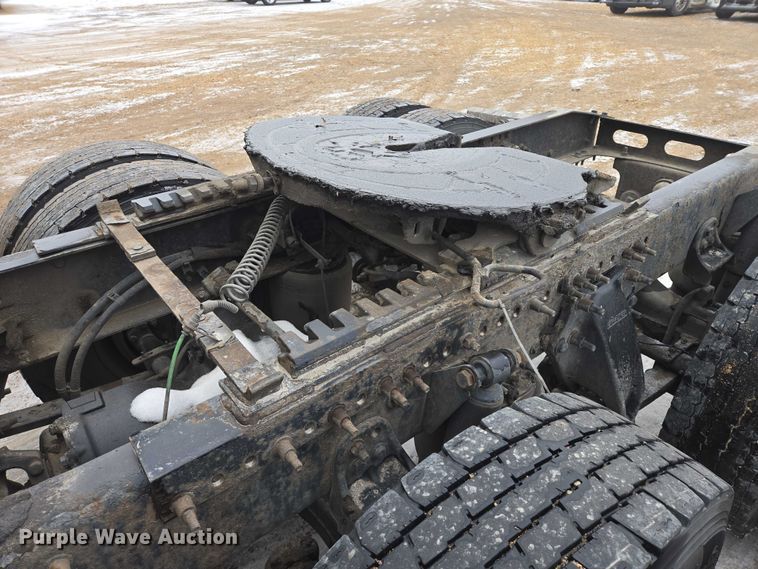 image for item EB1209 2018 Frieghtliner Cascadia semi truck