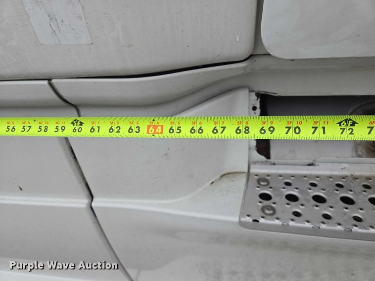 image for item EB1209 2018 Frieghtliner Cascadia semi truck