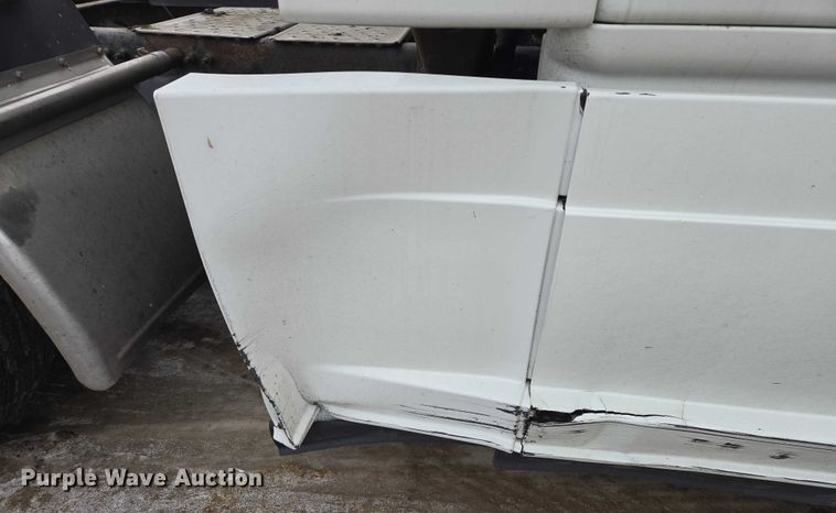 image for item EB1209 2018 Frieghtliner Cascadia semi truck