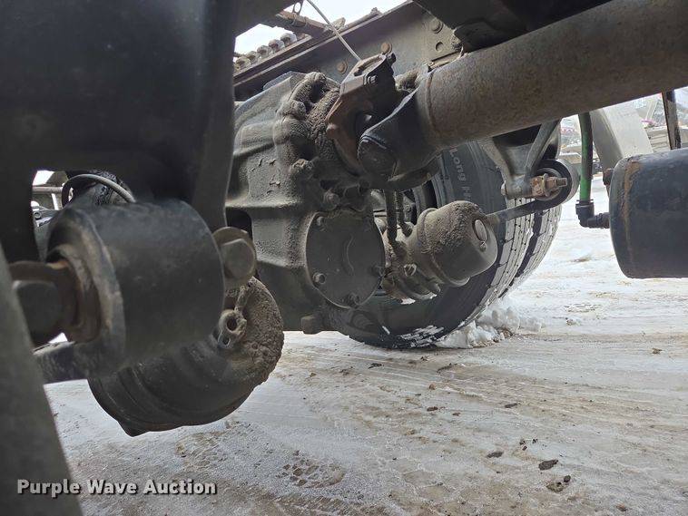 image for item EB1209 2018 Frieghtliner Cascadia semi truck