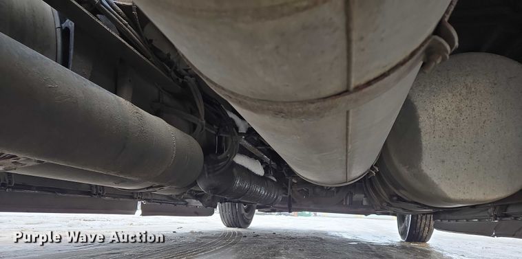 image for item EB1209 2018 Frieghtliner Cascadia semi truck