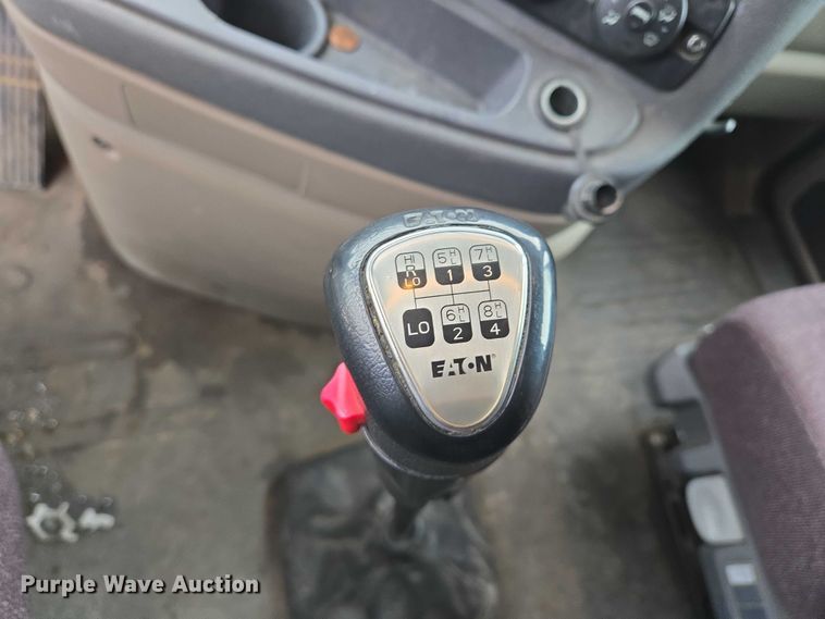 image for item EB1209 2018 Frieghtliner Cascadia semi truck