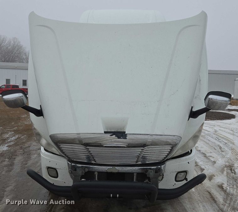 image for item EB1209 2018 Frieghtliner Cascadia semi truck