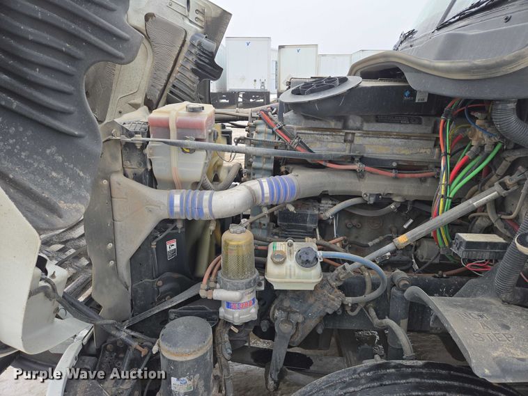 image for item EB1209 2018 Frieghtliner Cascadia semi truck