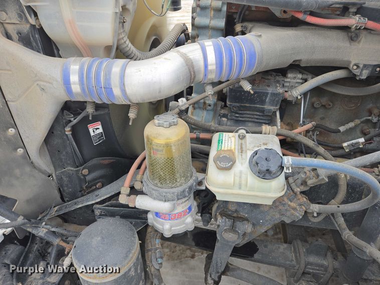 image for item EB1209 2018 Frieghtliner Cascadia semi truck