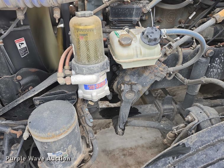 image for item EB1209 2018 Frieghtliner Cascadia semi truck