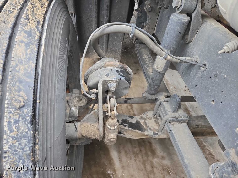 image for item EB1209 2018 Frieghtliner Cascadia semi truck