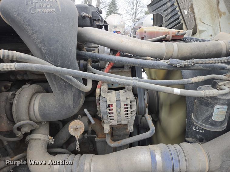 image for item EB1209 2018 Frieghtliner Cascadia semi truck