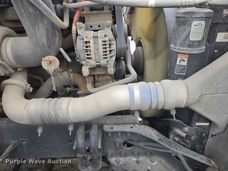 image for item EB1209 2018 Frieghtliner Cascadia semi truck