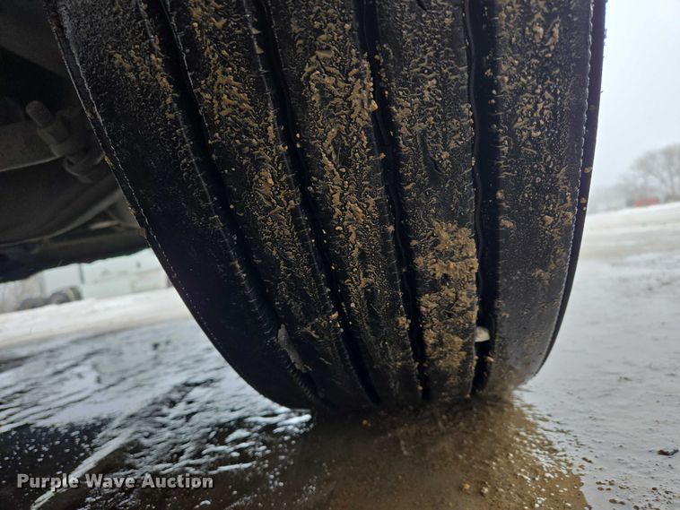 image for item EB1209 2018 Frieghtliner Cascadia semi truck