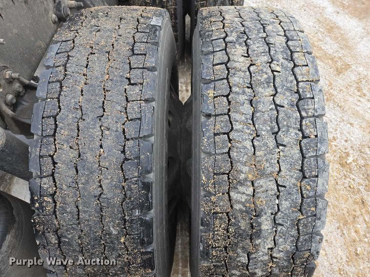 image for item EB1209 2018 Frieghtliner Cascadia semi truck