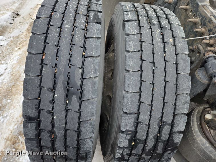 image for item EB1209 2018 Frieghtliner Cascadia semi truck