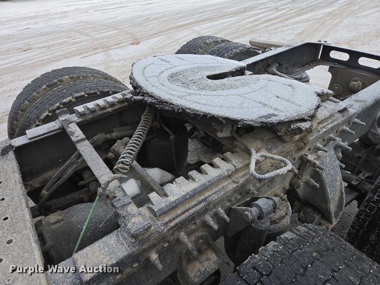 image for item EB1210 2019 Frieghtliner Cascadia semi truck