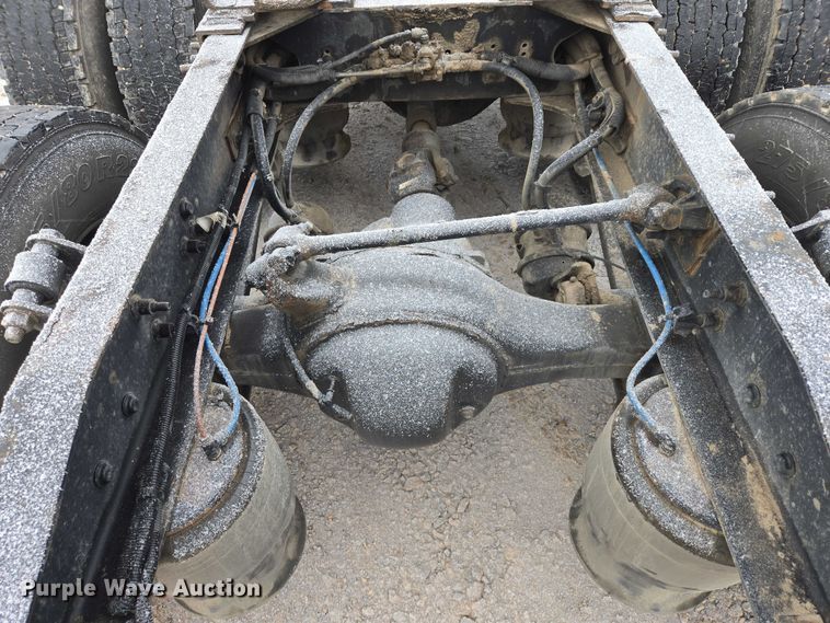 image for item EB1210 2019 Frieghtliner Cascadia semi truck