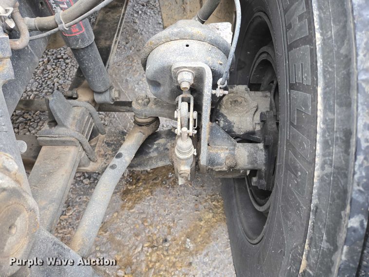 image for item EB1210 2019 Frieghtliner Cascadia semi truck