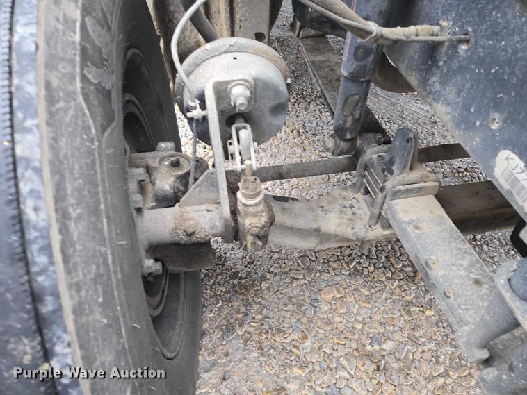 image for item EB1210 2019 Frieghtliner Cascadia semi truck