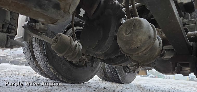 image for item EB1210 2019 Frieghtliner Cascadia semi truck