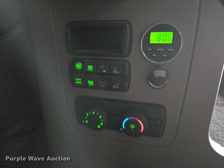 image for item EB1210 2019 Frieghtliner Cascadia semi truck