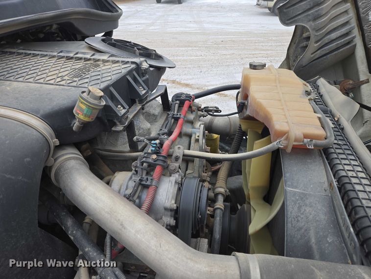 image for item EB1210 2019 Frieghtliner Cascadia semi truck