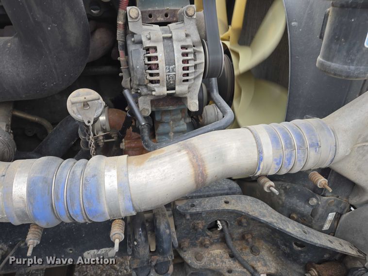 image for item EB1210 2019 Frieghtliner Cascadia semi truck