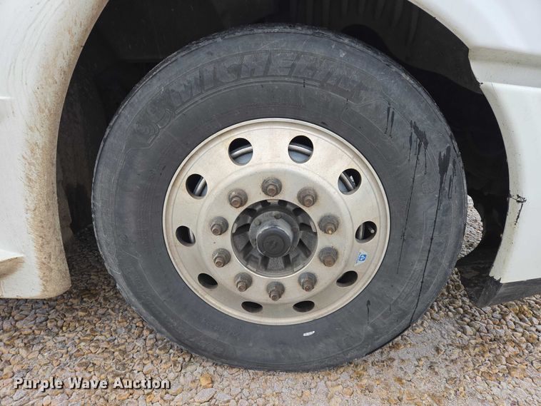 image for item EB1210 2019 Frieghtliner Cascadia semi truck