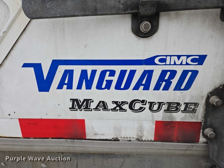 image for item EB1215 2017 Vanguard National Trailer Corporation MaxCube dry van trailer