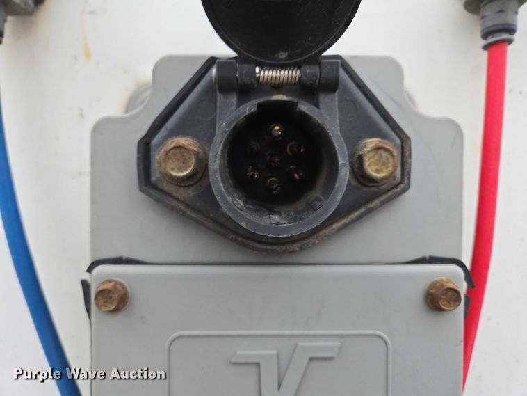 image for item EB1215 2017 Vanguard National Trailer Corporation MaxCube dry van trailer