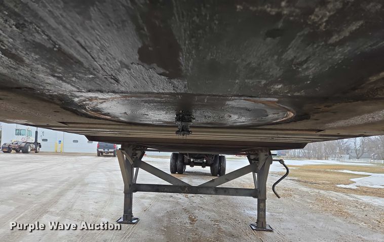 image for item EB1215 2017 Vanguard National Trailer Corporation MaxCube dry van trailer