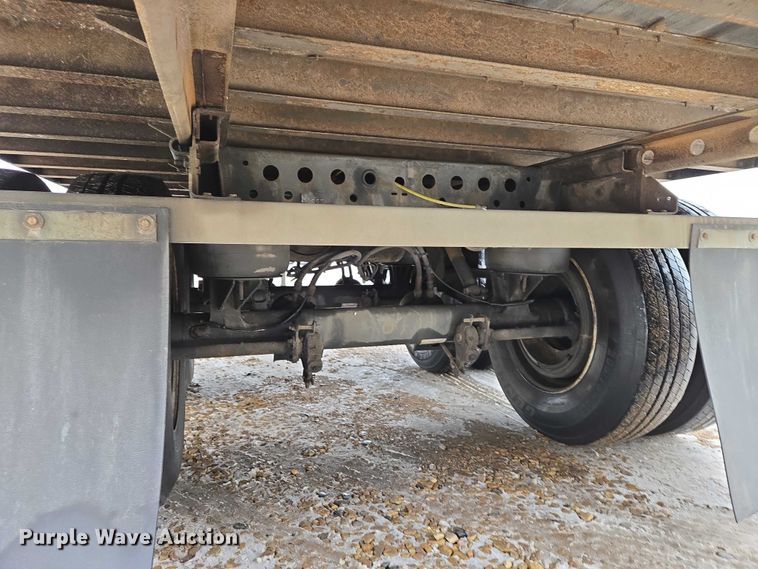 image for item EB1215 2017 Vanguard National Trailer Corporation MaxCube dry van trailer