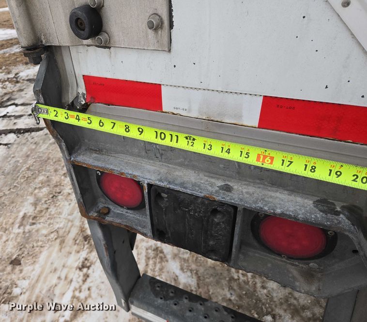 image for item EB1215 2017 Vanguard National Trailer Corporation MaxCube dry van trailer