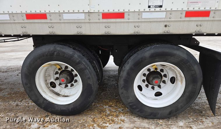 image for item EB1215 2017 Vanguard National Trailer Corporation MaxCube dry van trailer