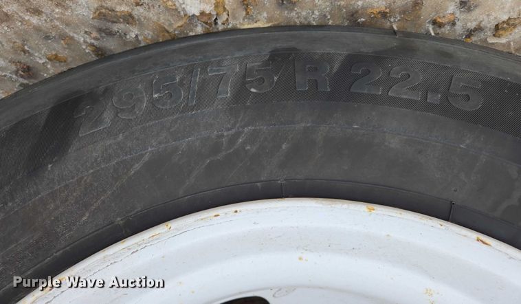 image for item EB1215 2017 Vanguard National Trailer Corporation MaxCube dry van trailer