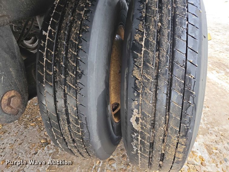 image for item EB1215 2017 Vanguard National Trailer Corporation MaxCube dry van trailer