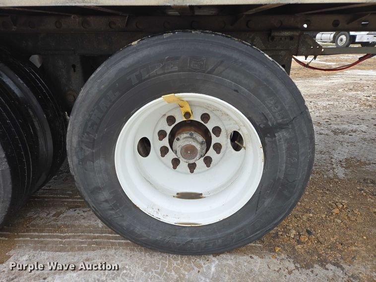 image for item EB1215 2017 Vanguard National Trailer Corporation MaxCube dry van trailer