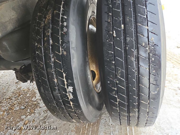 image for item EB1215 2017 Vanguard National Trailer Corporation MaxCube dry van trailer