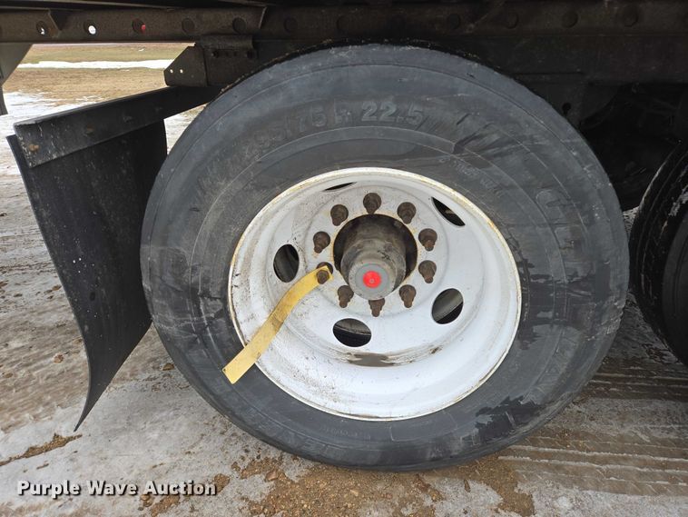 image for item EB1215 2017 Vanguard National Trailer Corporation MaxCube dry van trailer